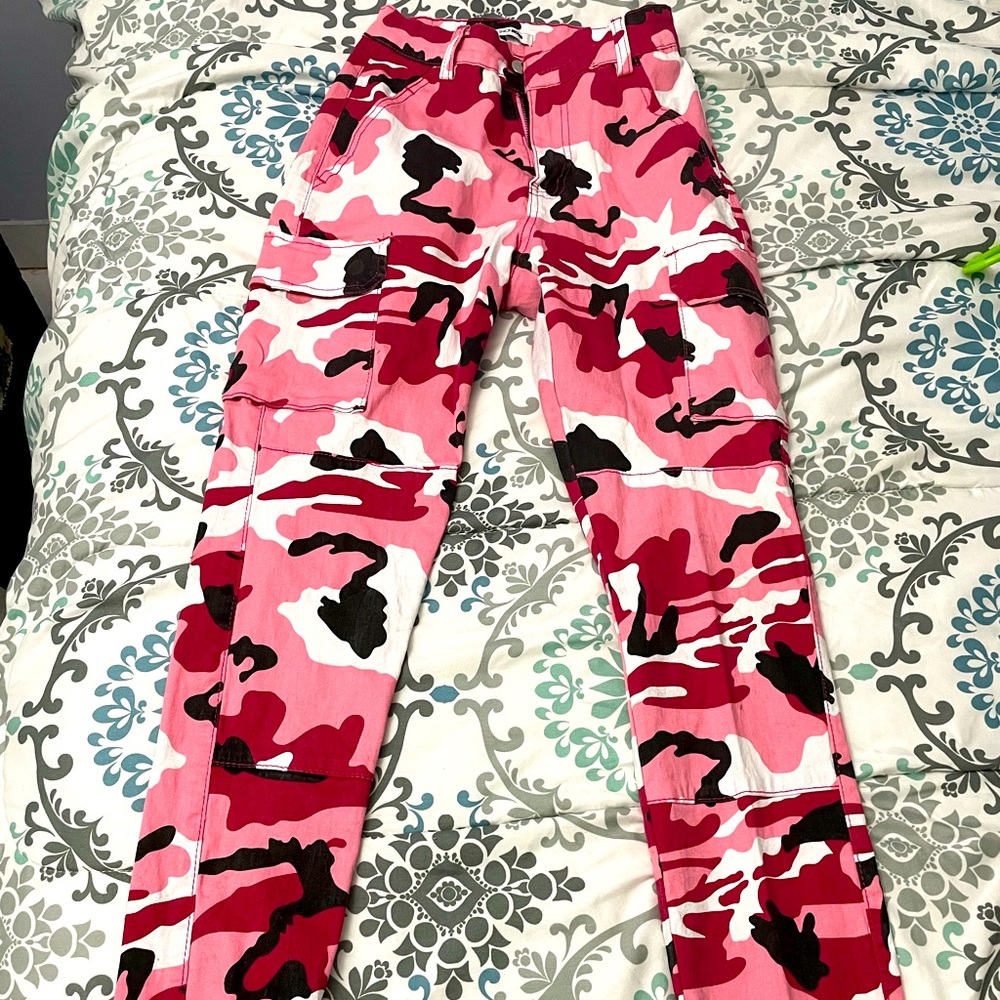 Fashion nova pink camo pants